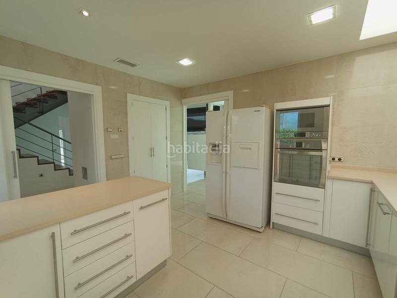 Foto e0867531-c5cc-458e-ae7c-b60ce42ee8e9. Chalet con parcheggio in Alicante golf Alicante