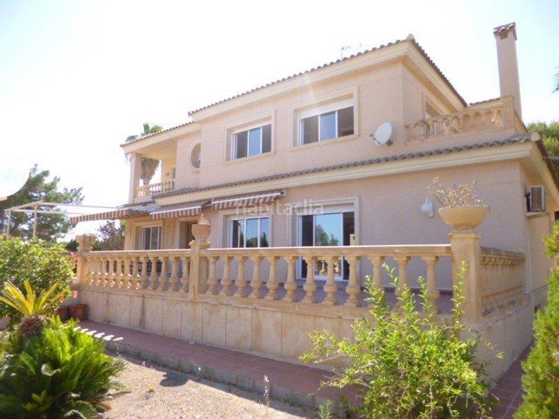 Foto f660e404-b473-42b4-ac58-d2ae98a8a8e9. Chalet impresionante chalet en la Albufereta, oportunidad única en Alicante