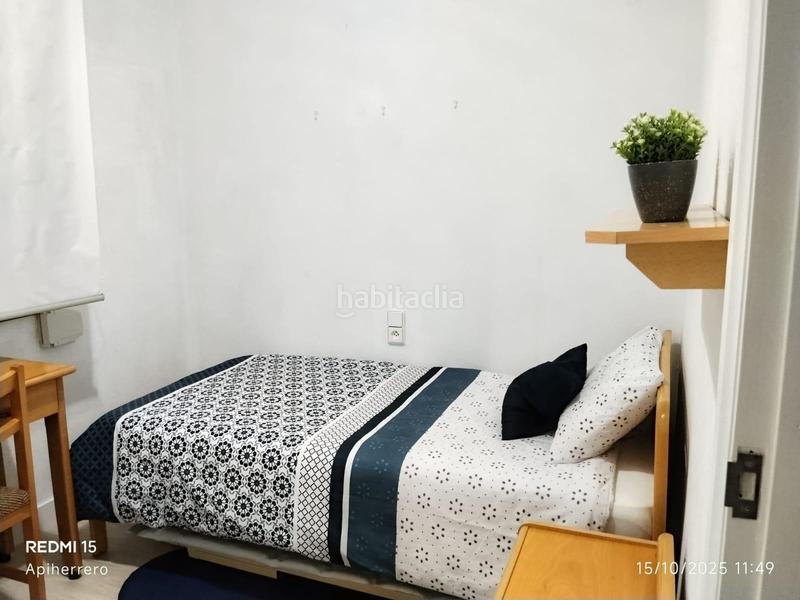 Foto b1f7f7b6-3957-41eb-84fd-a77d7df9c251. Alquiler piso amplio piso en alquiler en el corazón ensanchediputación en Alicante