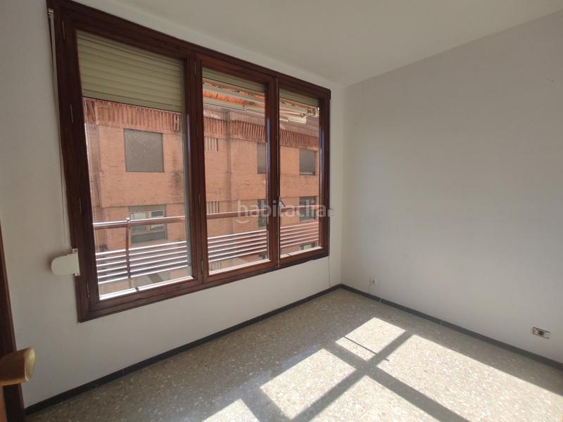 Foto 615b3861-5230-4760-a0f6-58625375fef4. Alquiler piso se alquila piso vacío muy luminoso en general marva en Alicante