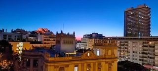 Rent Flat en Ensanche-Diputaci�n. Se alquila gran piso amueblado con vistas al castillo y a la dip