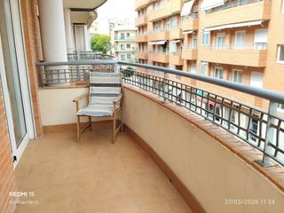 Rent Flat en Norte. Se alquila piso amueblado todo exterior con plaza de garaje
