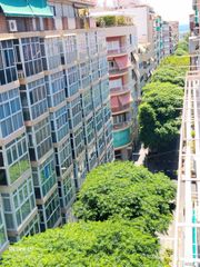 Miete Etagenwohnung en Ensanche-Diputaci�n. Piso reformado exterior amueblado