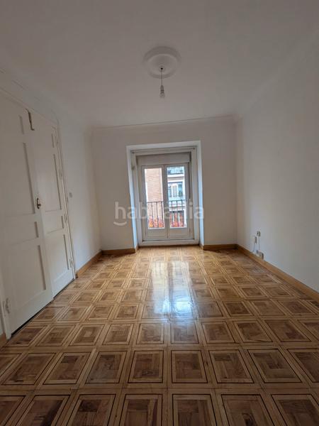 Foto 5098b863-5364-4625-9355-c32f83a6e5c5. Affitto appartamento in calle de fernández de los ríos 6 in Madrid