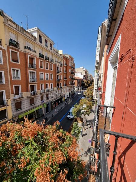 Foto 573490b1-bc76-40b6-8e09-03522a0ec401. Lloguer pis a calle de fernández de los ríos 6 a Madrid