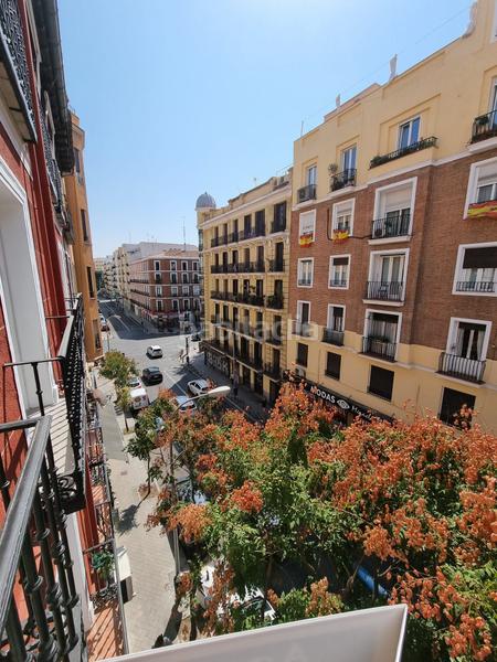 Foto a44594f8-fa2e-4f47-9ee8-ebaa94c6f339. Lloguer pis a calle de fernández de los ríos 6 a Madrid