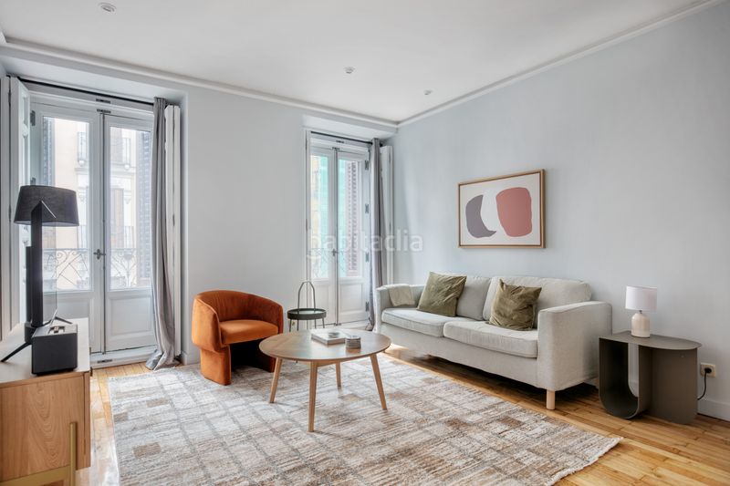 Foto 84e5eac6-c189-4979-813f-62b8250ce6c7. Rent flat in calle mayor 45 in Sol Madrid