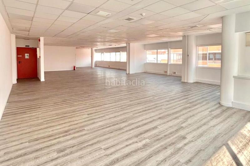 Foto 980a50eb-c9c7-4366-8d11-1e6896d4771a. Büro mit parking in Simancas Madrid