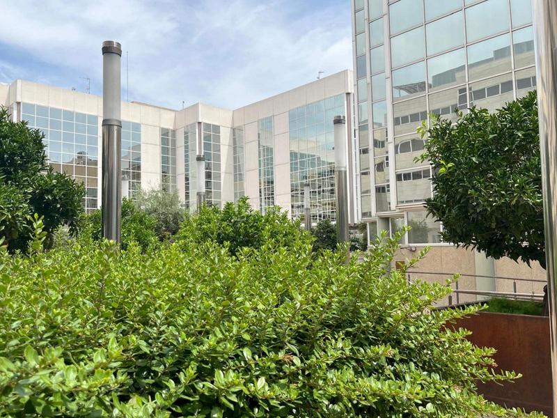 Foto e2eaf729-87c1-4f04-b44a-cdf93930a20e. Büro mit parking in Simancas Madrid