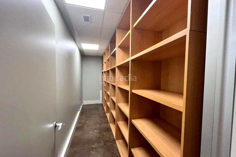 Foto 15b1de19-abec-40ea-a284-f7036174156d. Ufficio con parcheggio in Simancas Madrid