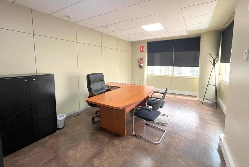 Foto 8faa4f33-41a4-4f2f-a637-8db07fab53ff. Ufficio con parcheggio in Simancas Madrid