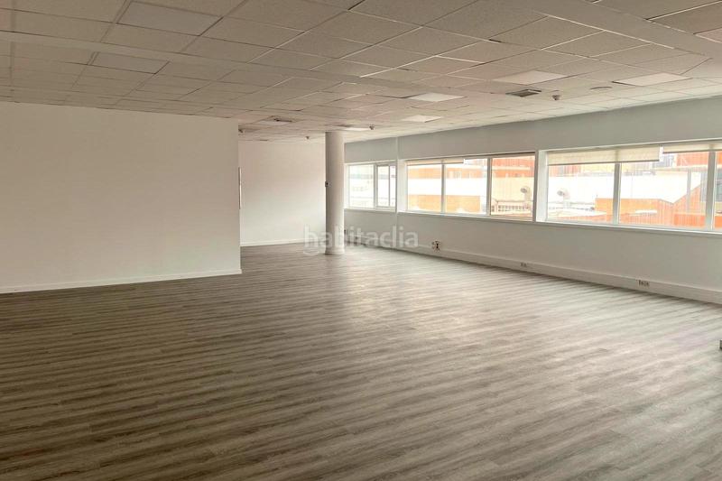 Foto bbe35cef-516c-423f-9e75-b3c61ea326b5. Ufficio con parcheggio in Simancas Madrid