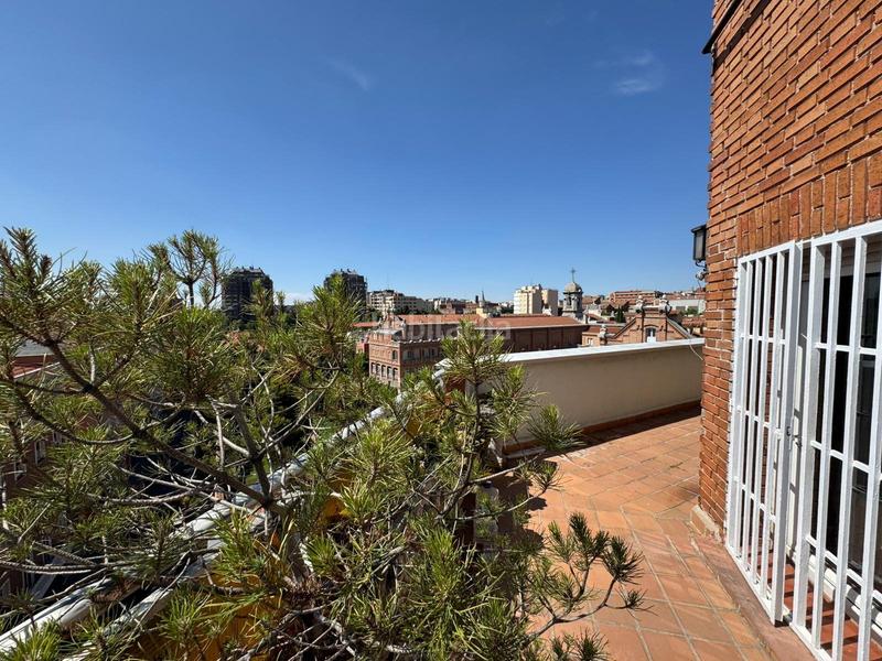 Foto 6e6f4c3d-3087-45a4-ae55-3ff9e442044c. Àtic amb calefacció aparcament a Fuente del Berro Madrid