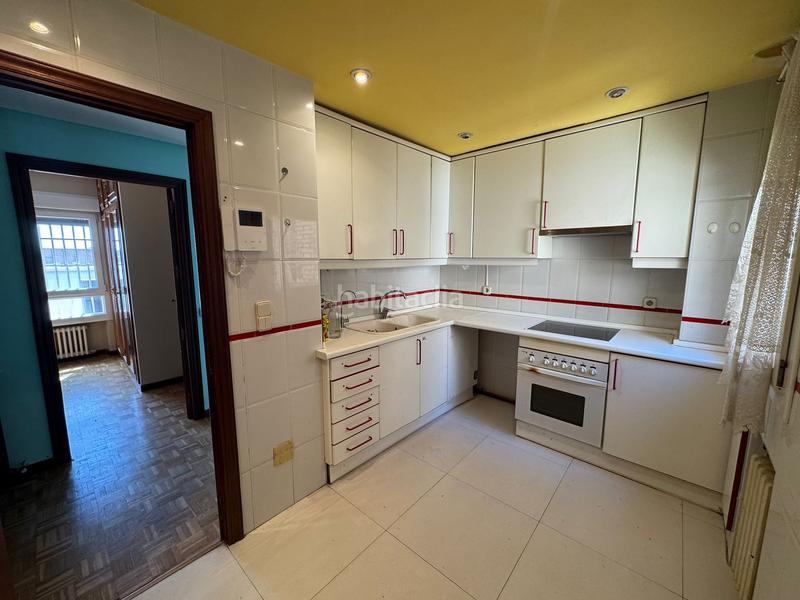 Foto bffeddd7-5fb3-4ef5-a848-60d1a5caf4b2. Attique avec chauffage parking dans Fuente del Berro Madrid