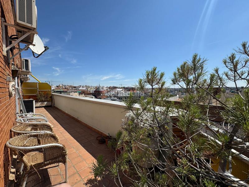 Foto 04f73766-a24a-40a9-9483-52b9eff374fd. Dachwohnung mit heizung parking in Fuente del Berro Madrid