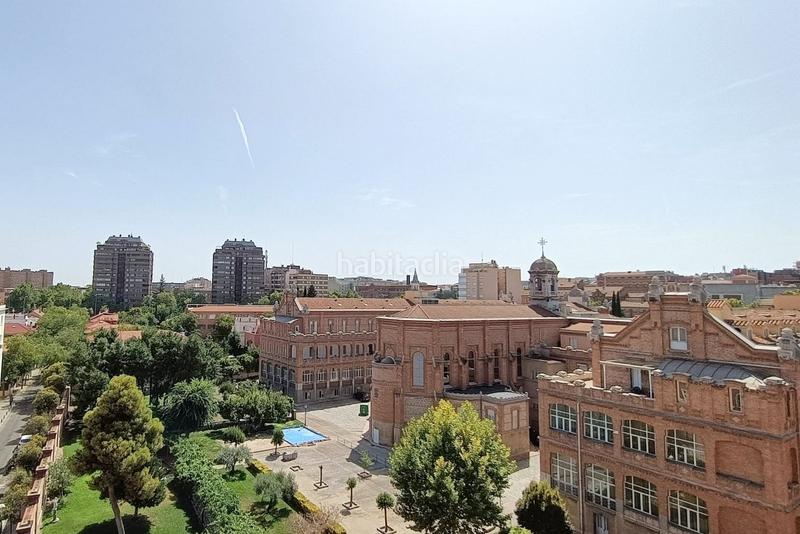 Foto e241b875-30df-48fc-9fc4-5d48a6e95d54. Dachwohnung mit heizung parking in Fuente del Berro Madrid