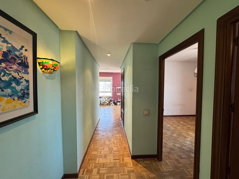 Foto 05be47ac-fcbf-4e2f-8519-1ebd127dc04f. Penthouse with heating parking in Fuente del Berro Madrid