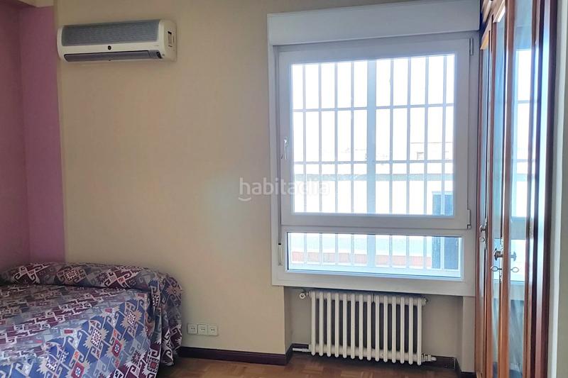 Foto 33129b4f-db0f-4ddb-9def-8aa9fa4d10b1. Penthouse with heating parking in Fuente del Berro Madrid