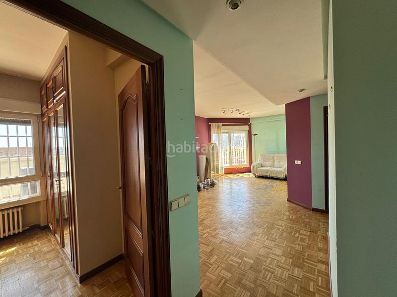Foto 6abecbcb-7959-425f-af6b-2f02d532f521. Penthouse with heating parking in Fuente del Berro Madrid