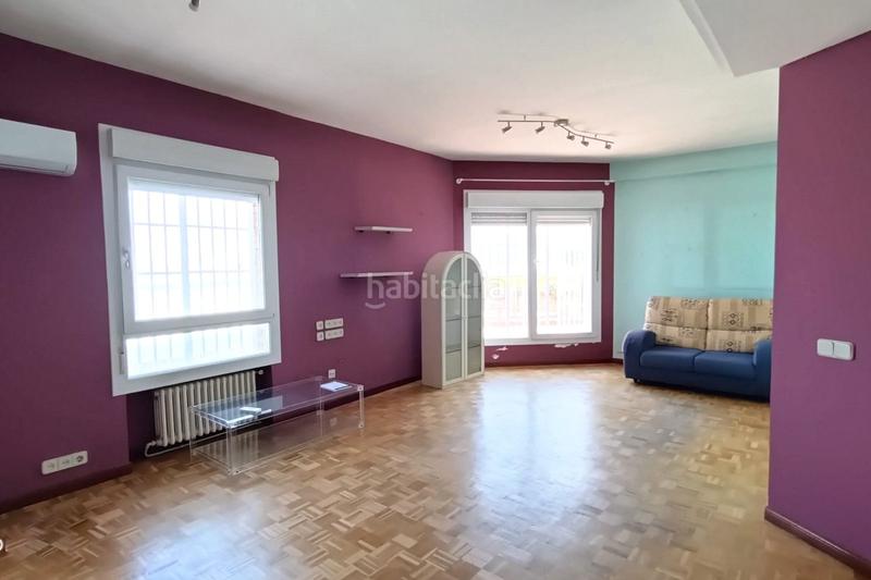 Foto c26e34de-9d1d-4866-baa1-8446eeec6f10. Penthouse with heating parking in Fuente del Berro Madrid