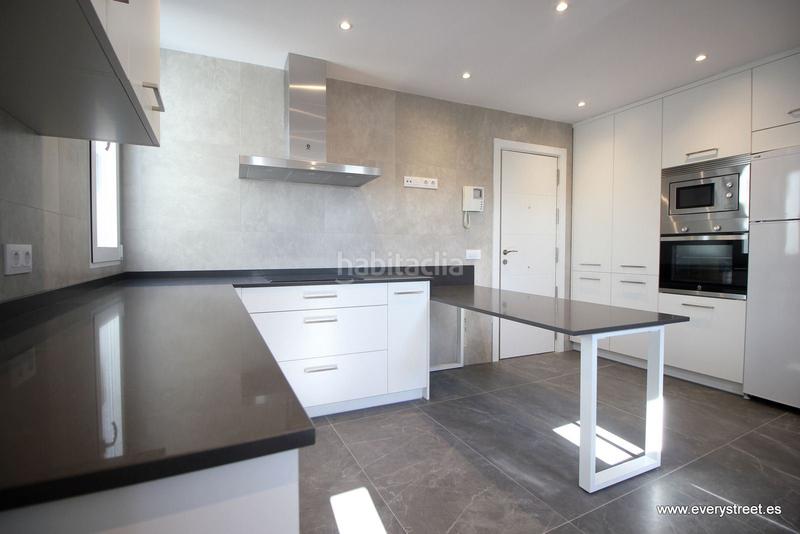 Foto 39c389f0-2cdb-4e75-a482-8e51055c32d3. Miete dachwohnung mit heizung in Argüelles Madrid