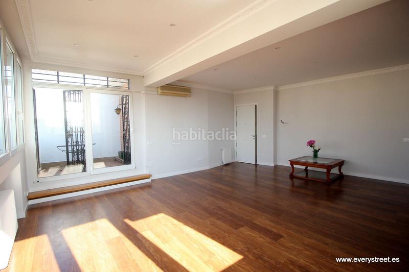Foto 41e295a9-01f7-4a4c-9cea-56ceb40d3871. Rent penthouse with heating in Argüelles Madrid