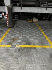 Parking coche en Lista