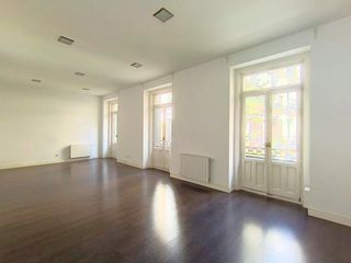 Rent Flat in Justicia-Chueca. Piso en piamonte con barquillo