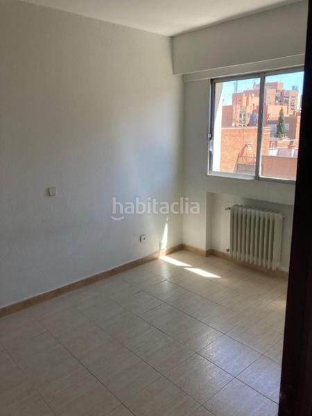 Foto 29a72e16-b9ec-4cd7-88f3-98bba5865a78. Miete etagenwohnung in Valdezarza Madrid