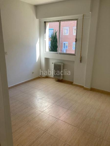 Foto 5c0166d3-623c-4350-8aca-7ad3f08e7518. Rent flat in Valdezarza Madrid
