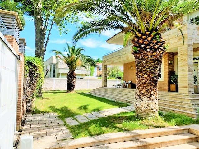 Foto 81fd7ac8-ec90-43ab-9dde-95292b73b8c4. Xalet amb calefacció aparcament piscina a Las Aves Aranjuez