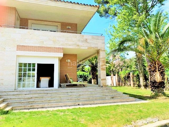 Foto cc07fc9c-804a-498a-88a6-4be4e26804ab. Xalet amb calefacció aparcament piscina a Las Aves Aranjuez