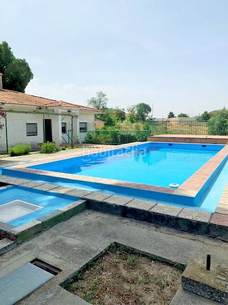 Foto b1283e27-f1e2-4485-8e91-d312a0ee915b. Chalet con riscaldamento parcheggio piscina in Colmenar de Oreja