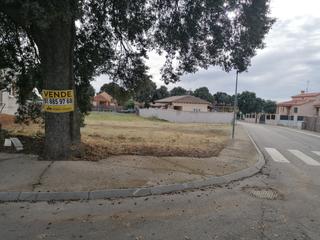 Terrain résidentiel à Chiloeches. Parcela llana en urbanizacion privada