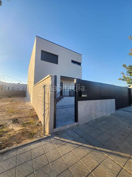 Foto 017c9c6a-0cd3-4077-938c-7cd025733a94. Doppelhaus mit parking in Los Hueros Villalbilla