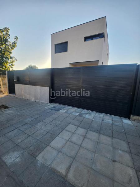 Foto ad7029fc-24b5-46c9-b94f-0864fbc98983. Doppelhaus mit parking in Los Hueros Villalbilla