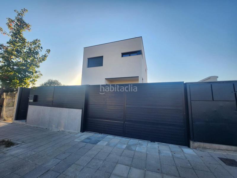 Foto d4c66bb6-f7e0-4510-afd9-ad8db46a5d0f. Doppelhaus mit parking in Los Hueros Villalbilla