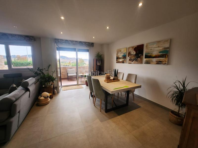 Foto 056a1f27-513b-4e22-8e01-dfd65394312c. Casa aparellada amb aparcament piscina a Los Hueros Villalbilla