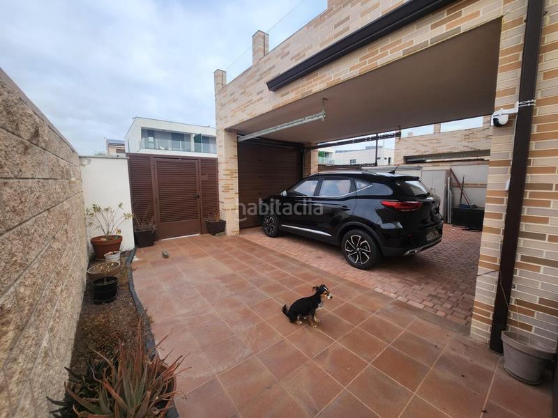 Foto 1ed08f54-4ee2-4f2e-9e1e-9bd6a3ef572f. Casa aparellada amb aparcament piscina a Los Hueros Villalbilla