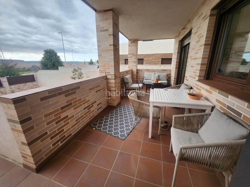 Foto 52618ca0-175d-4afc-af3f-b67c0508955e. Casa aparellada amb aparcament piscina a Los Hueros Villalbilla