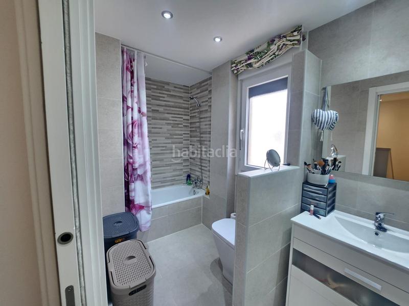Foto c63ffd40-c087-4bf0-81de-1816326e82cd. Casa aparellada amb aparcament piscina a Los Hueros Villalbilla