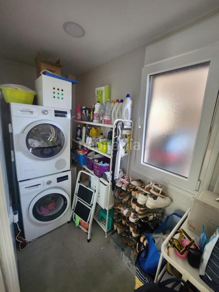 Foto f6fe53e6-a737-465c-883b-4a944b1e7333. Doppelhaus mit parking pool in Los Hueros Villalbilla