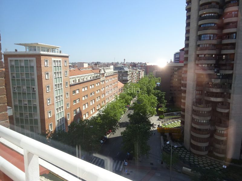 Foto 499bde6e-2a0e-4e51-b7cf-f6282a626394. Pis amb calefacció aparcament a Salvador Madrid