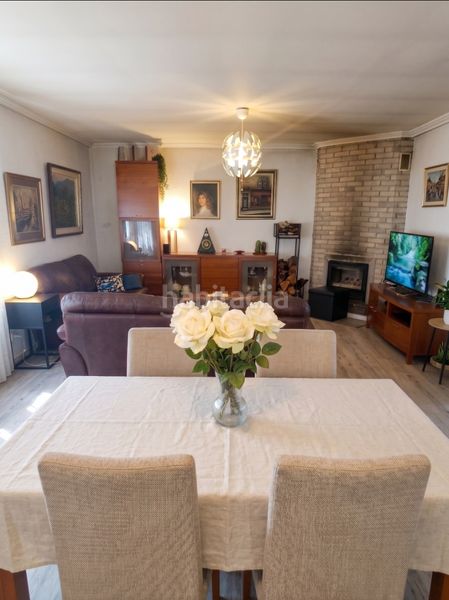 Foto d6fc532e-9d34-4b3f-a522-b927b6224c1e. Chalet en avenida El Robledal 17 casa / chalet independiente en venta en avenida El Robledal en Villalbilla
