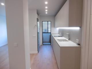 Location Appartement  Calle de lópez de hoyos. Piso recién reformado con ascensor