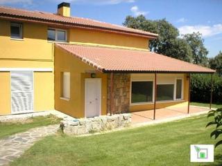 Location Chalet à Encinar de los Reyes. Encinar de los reyes, urb. cerrada con zonas verdes y piscina, t