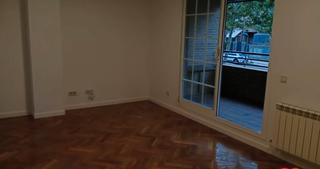 Rent Flat in Calle isidoro de sevilla 32. Piso de dos habitaciones con terraza