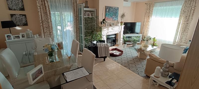 Foto bf74e997-0d7a-4fcd-b0a8-cabcd24b7f61. Chalet con camino riscaldamento parcheggio piscina in Torrejón del Rey