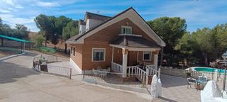 Xalet a Uceda. Chalet independiente con 3.000m2 de parcela y piscina