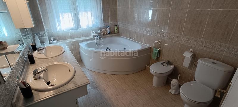 Foto 73d48ae0-418e-4008-bd04-64ffce04592e. Chalet avec cheminée chauffage parking piscine dans Uceda